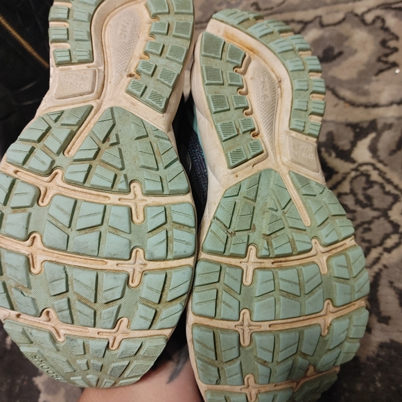 Brooks Ghost 11, size 8 - Picture 2 of 2